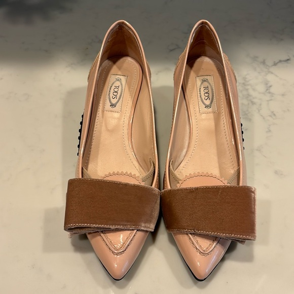 ALESSANDRO DELL'ACQUA X TOD'S
velvet and patent-leather pumps 37 1/2 - Picture 3 of 7